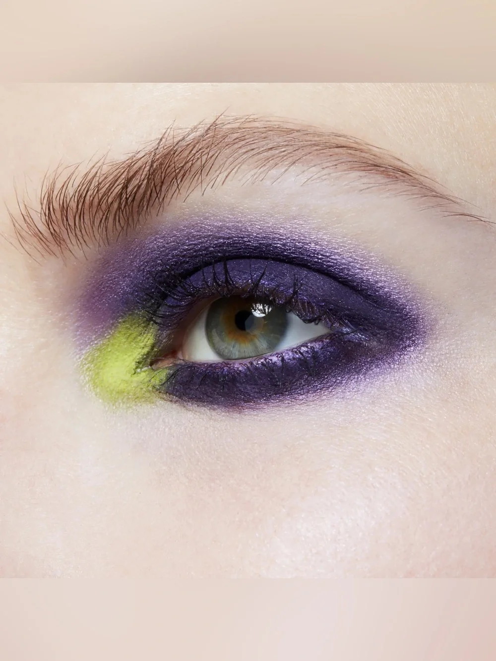 MAC Cosmetics Satin Eyeshadow Single - Shock-a-holic